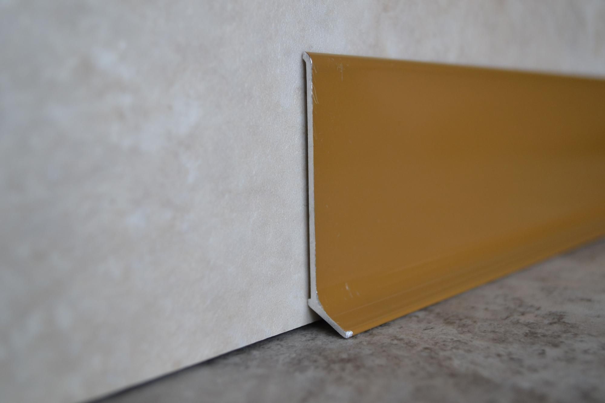 Плинтус алюминиевый L-образный золотой (2500*11*60 мм) — купить в Якутске