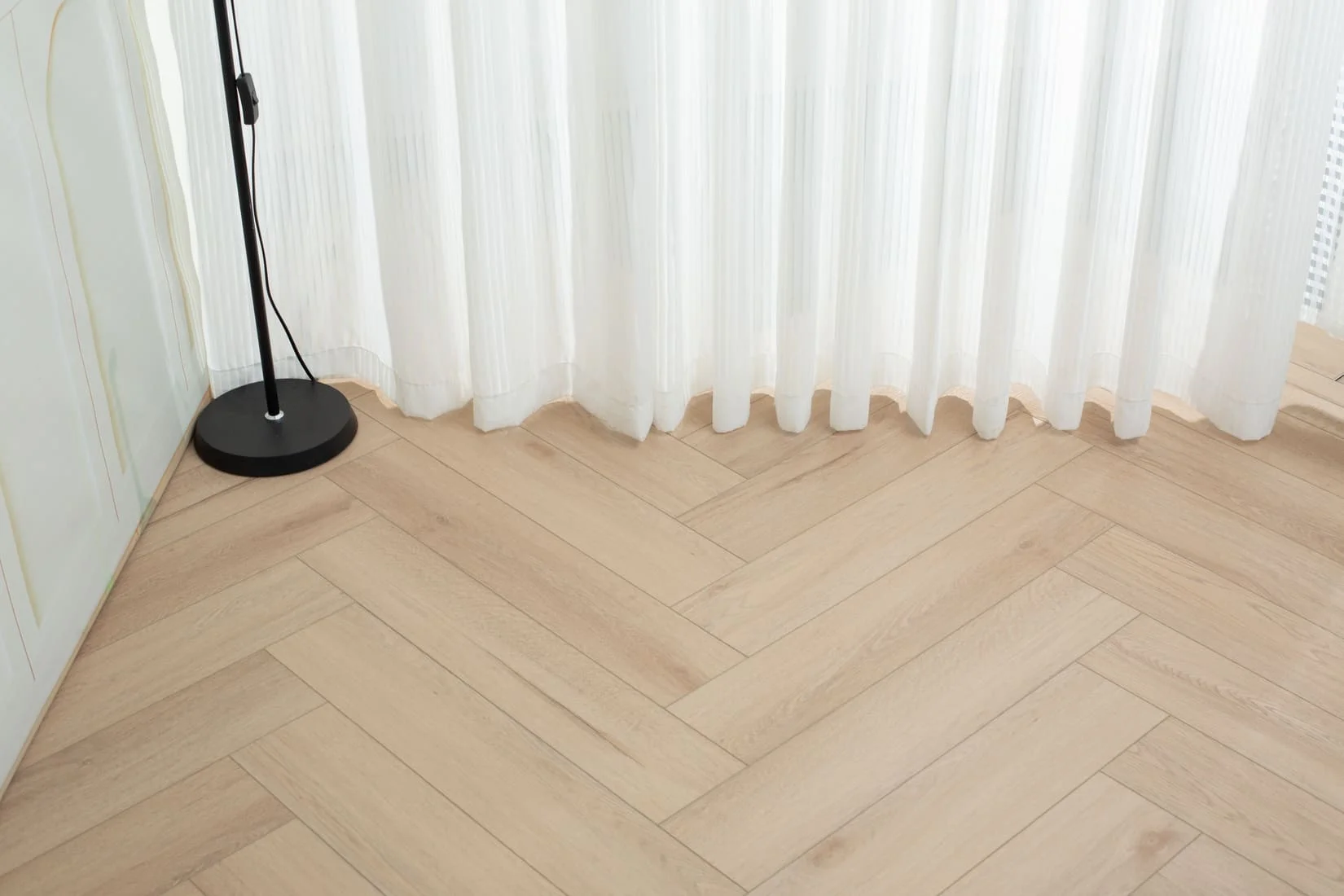 Плитка SPC "OneFloor" 3032 А,В  ЁЛКА (640*128*4 мм) — купить в Якутске