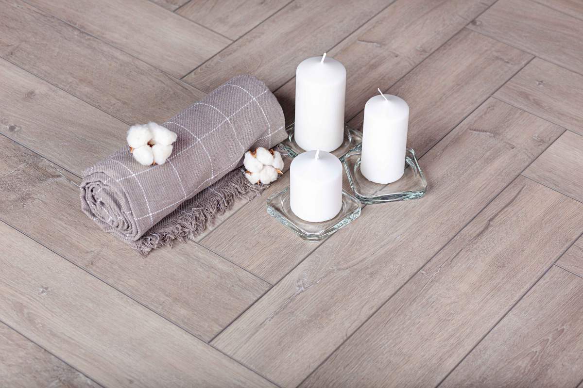 Замковая ПВХ плитка "Aberhof" Carmelita 1682 (615*123*5 мм) — купить в Якутске