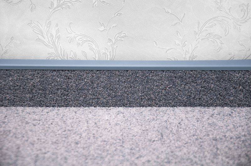 Плинтус для ковролина "Korner" Listwa графит (2500*13,8*50 мм) — купить в Якутске