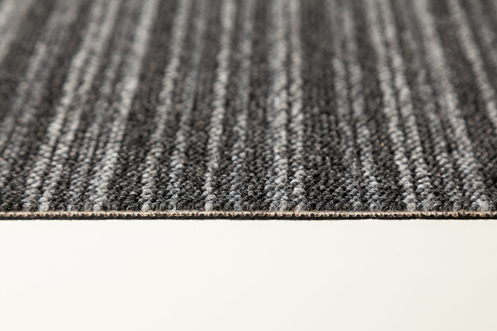 Ковровая плитка "Bonkeel" Space Strip Graphit (500*500*5,9 мм) — купить в Якутске