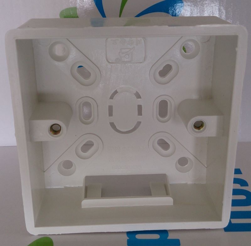 Коробка для накладного монтажа RTC — купить в Якутске