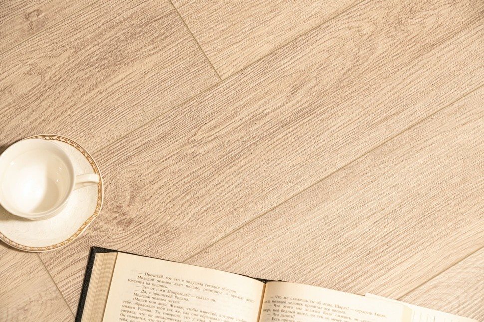 Виниловый ламинат "Bonkeel" Style Дуб Гарднер (1200*125*4 мм) — купить в Якутске