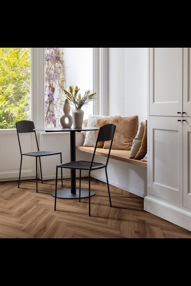 Замковая ПВХ плитка Classic Oak 24844 (630*126*6 мм) — купить в Якутске