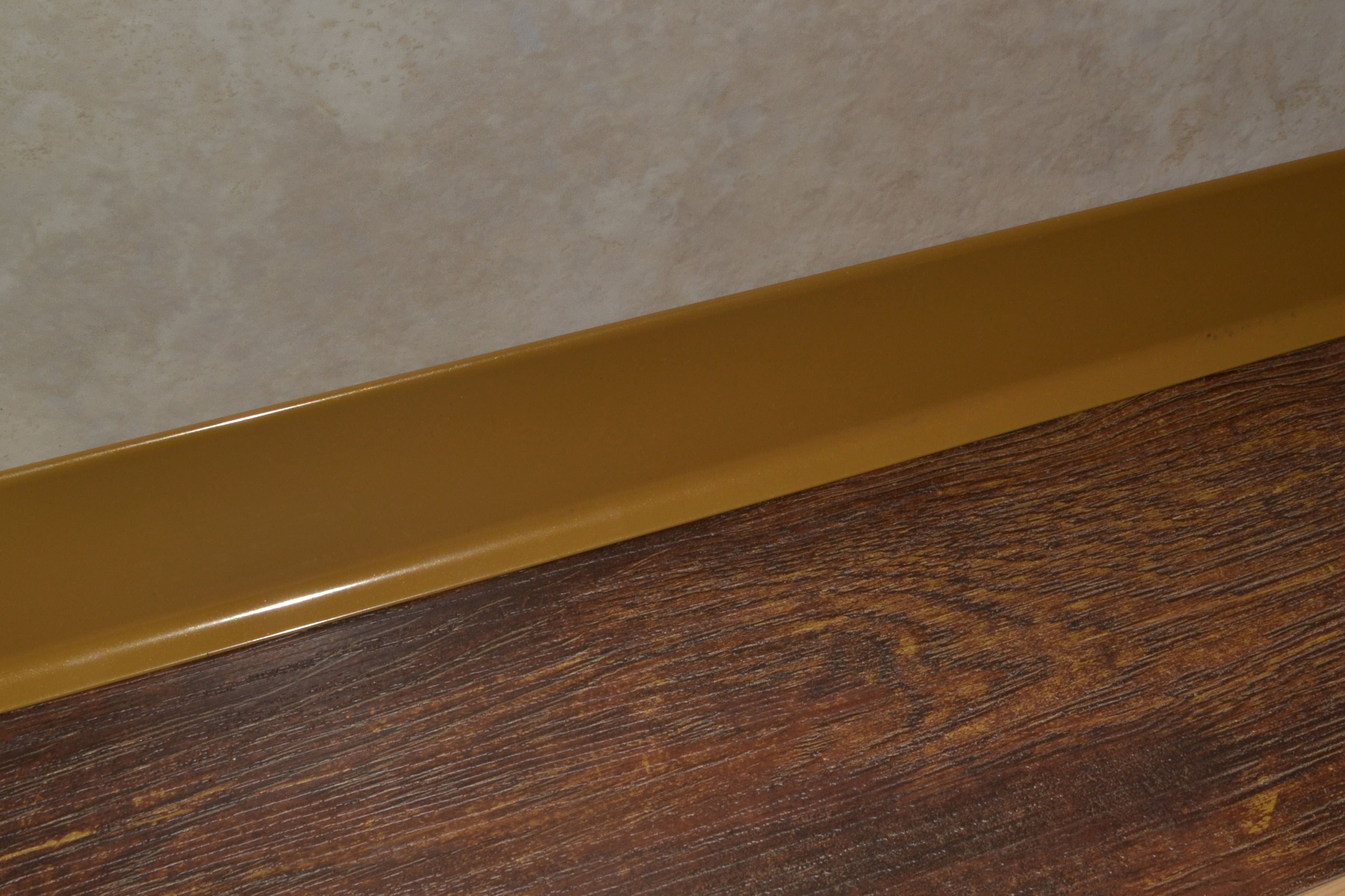 Плинтус алюминиевый L-образный золотой (2500*11*60 мм) — купить в Якутске