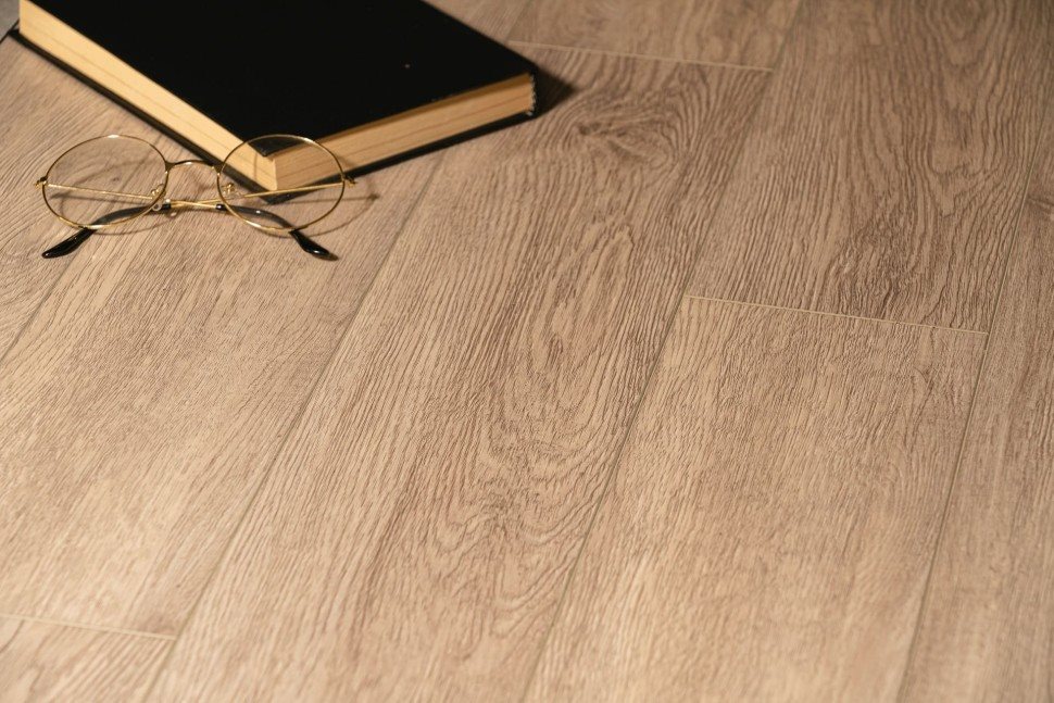 Виниловый ламинат "Bonkeel" Style Дуб Гарднер (1200*125*4 мм) — купить в Якутске